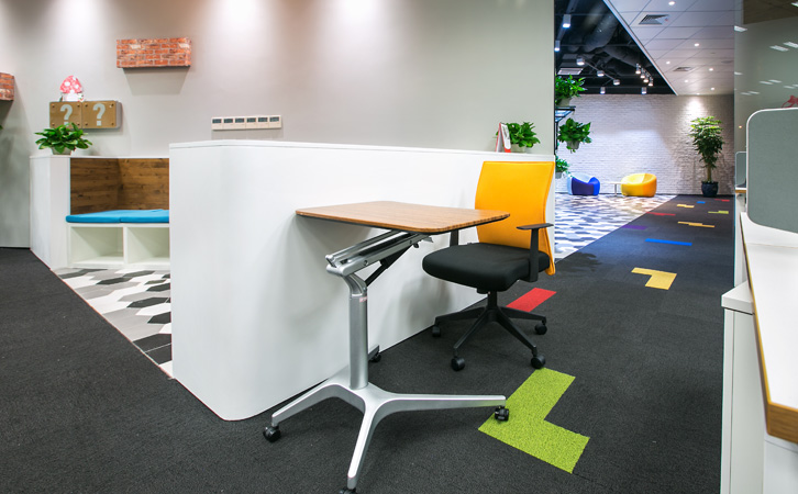 升降移動(dòng)辦公桌 升降移動(dòng)辦公桌